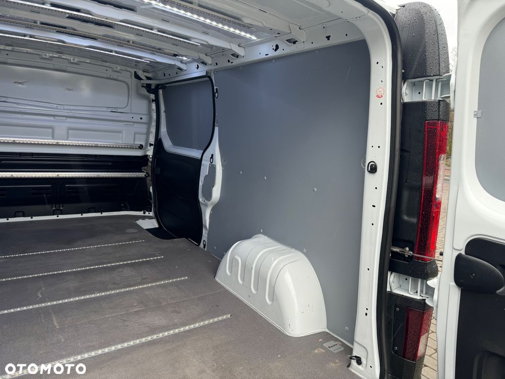Renault Trafic - 12