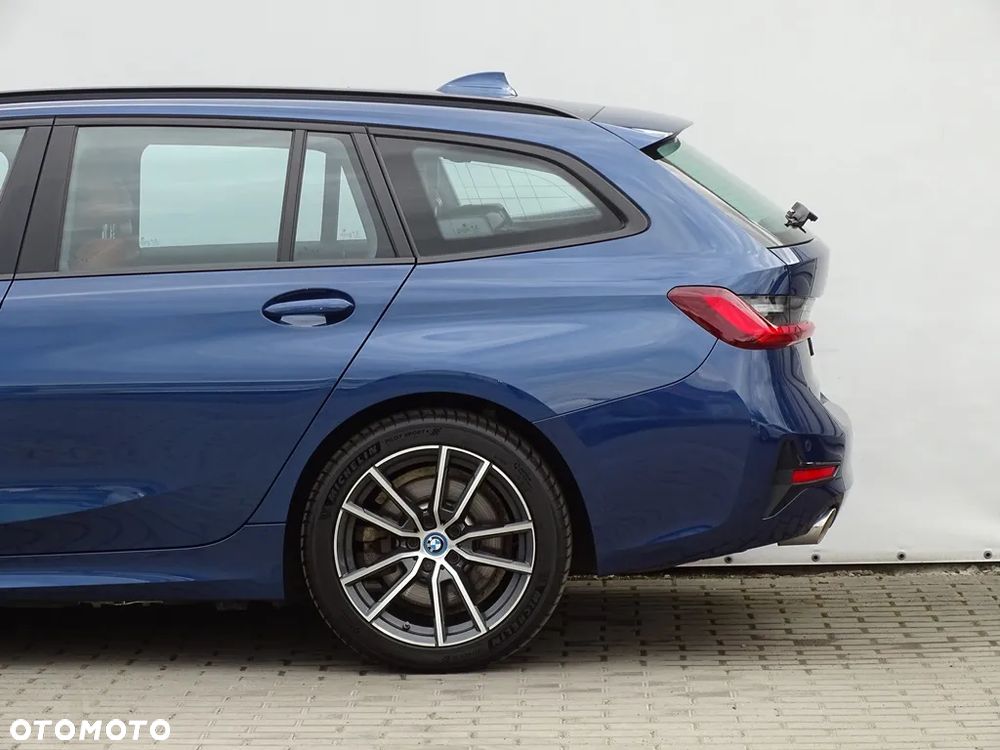 BMW Seria 3 320e M Sport - 3