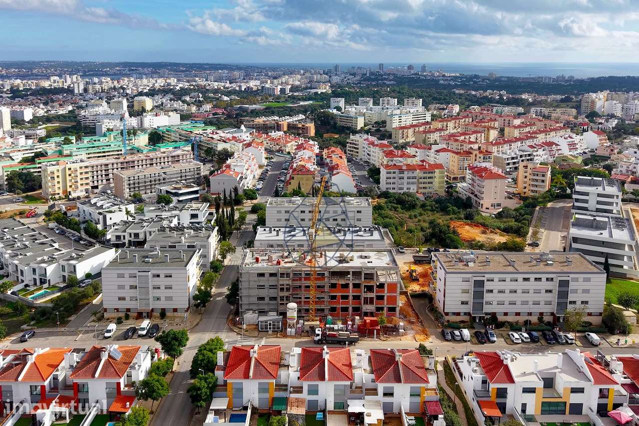 Apartamentos T2 e T3 com estacionamento Novos para venda em Portimão - Grande imagem: 2/24
