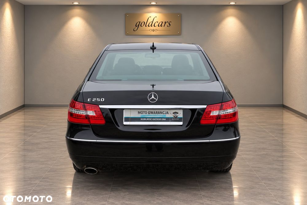 Mercedes-Benz Klasa E 250 CGI BlueEFFICIENCY 7G-TRONIC Elegance - 8