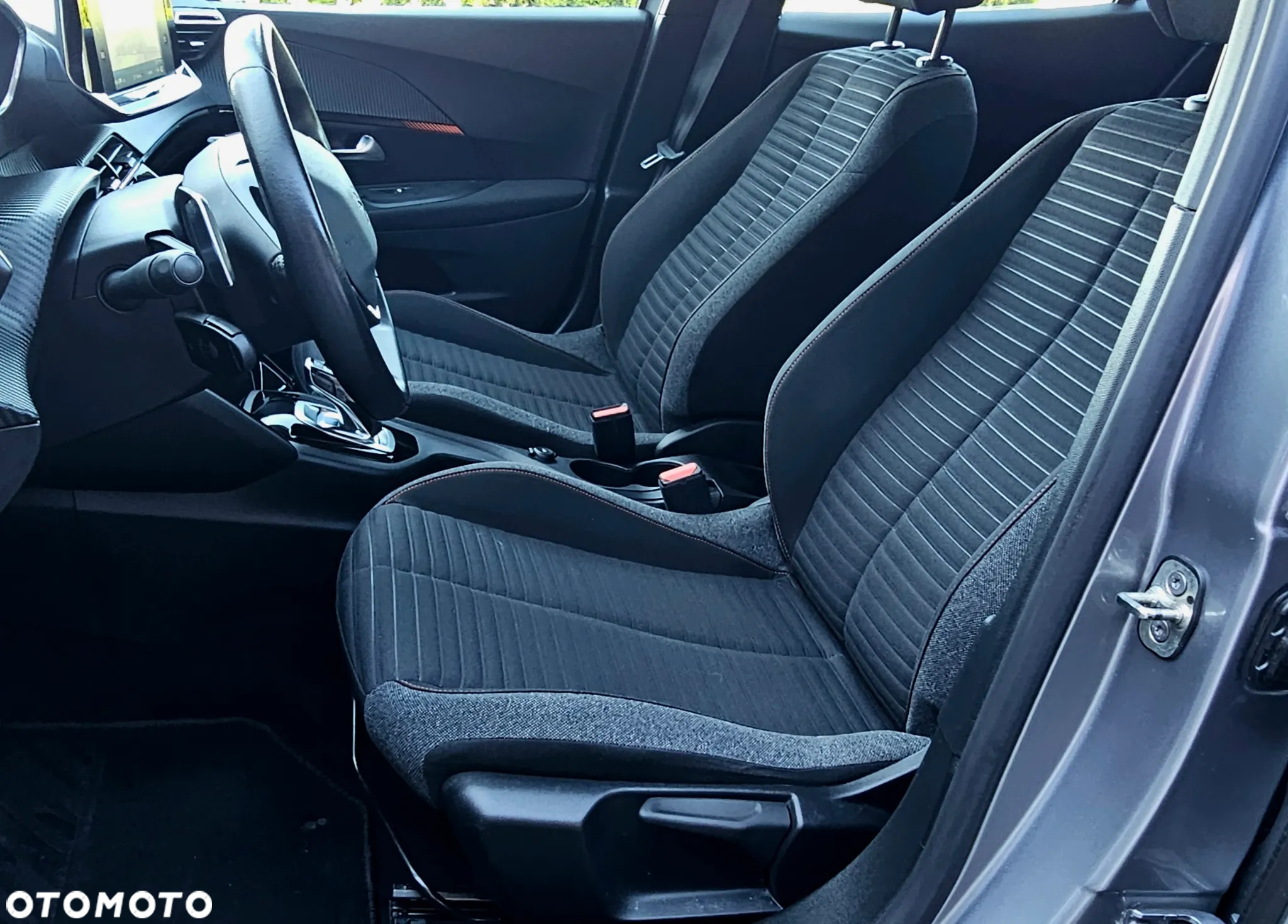 Peugeot 2008 1.2 PureTech Allure Pack S&S EAT8 - 14