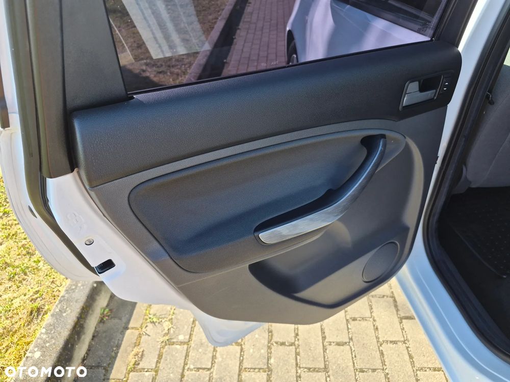 Ford C-MAX 1.8 Style+ - 21