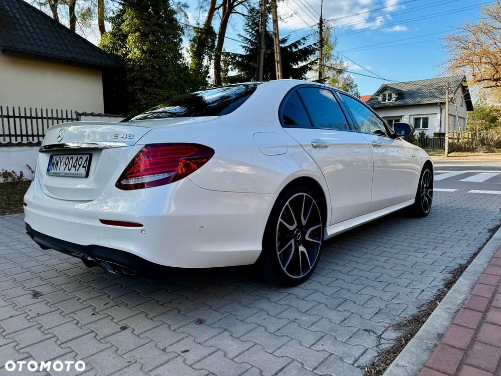 Mercedes-Benz Klasa E 43 AMG 4-Matic - 32