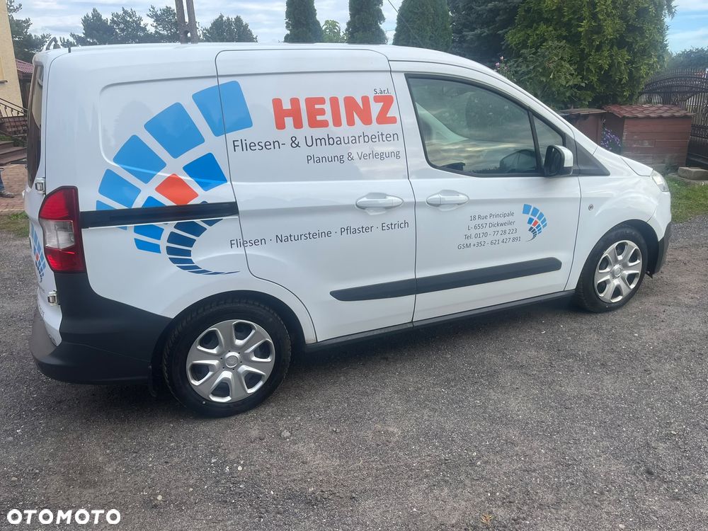 Ford Transit Courier - 11