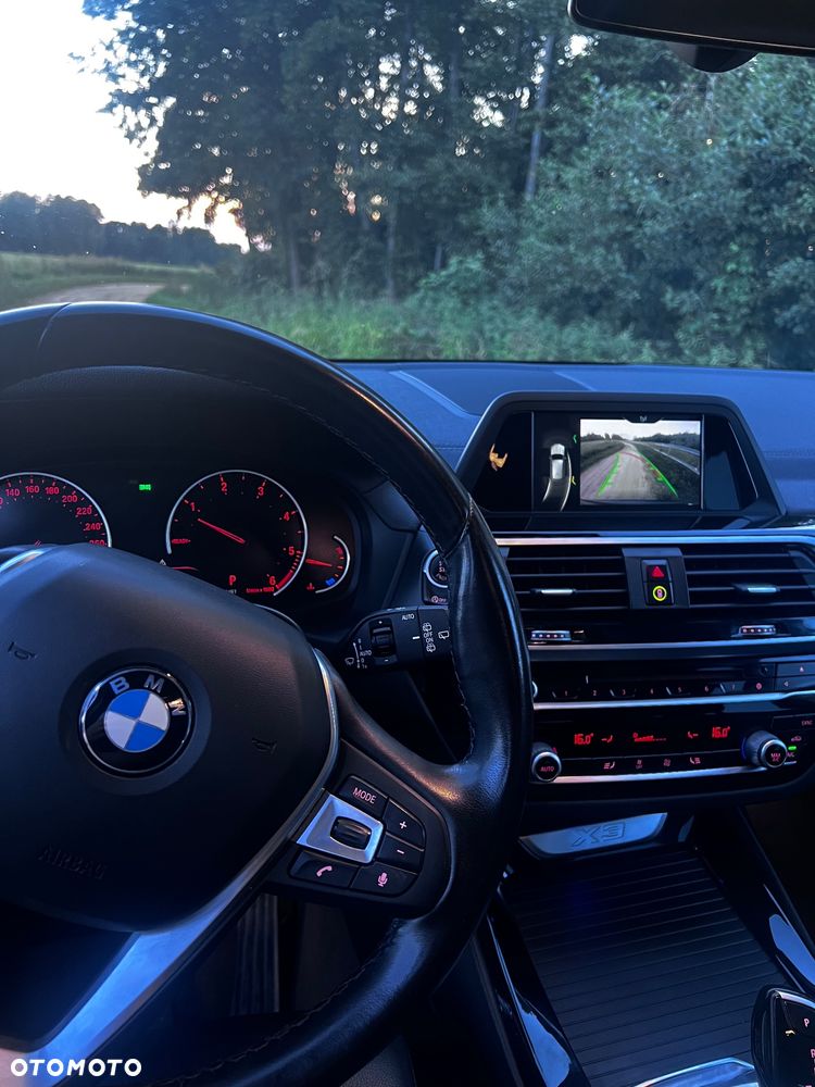 BMW X3 sDrive18d xLine - 13