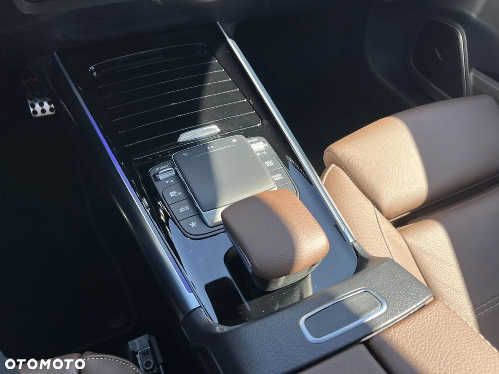 Mercedes-Benz GLA - 17