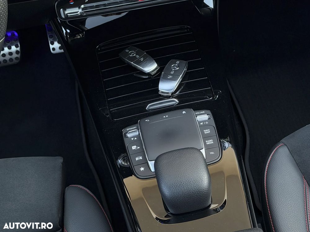 Mercedes-Benz CLA 250 - 25