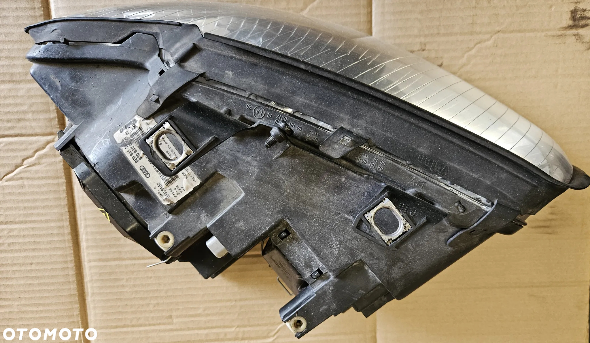 Audi A4 B6 lampa przód przednia lewa Xenon EU 8E0941004S - 2