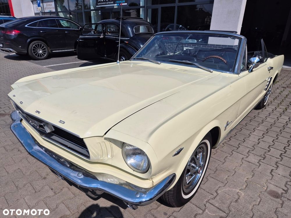 Ford Mustang - 6