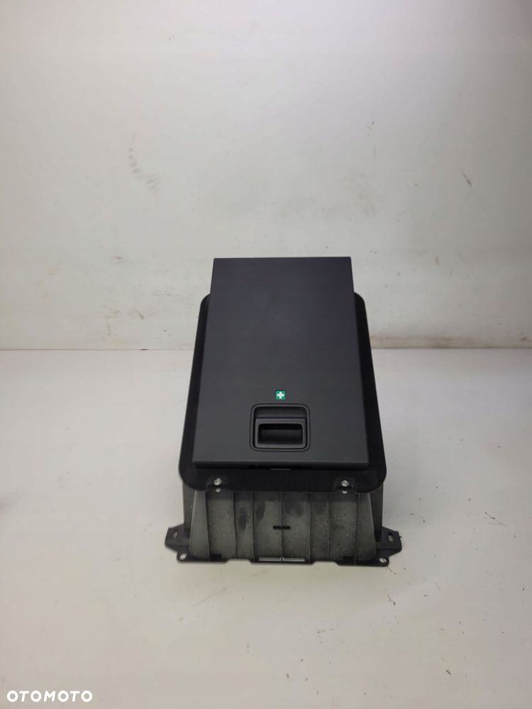 APTECZKA KANAPY TYŁ AUDI A8 D4 LONG 9918009753 - 1