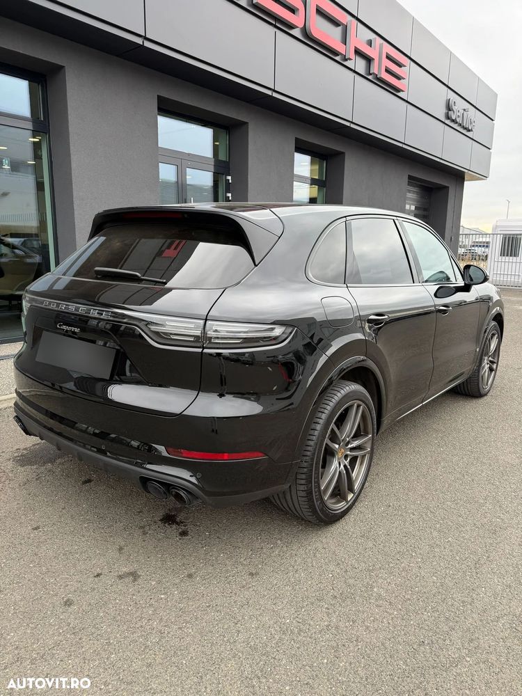 Porsche Cayenne - 4