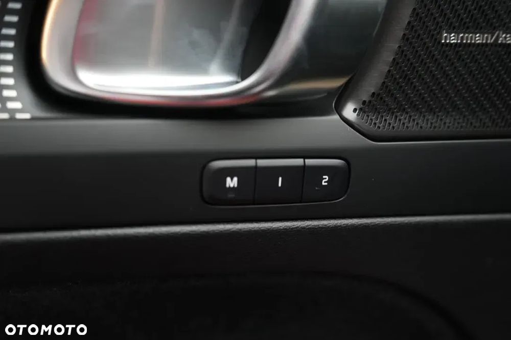 Volvo XC 40 B3 Core - 21