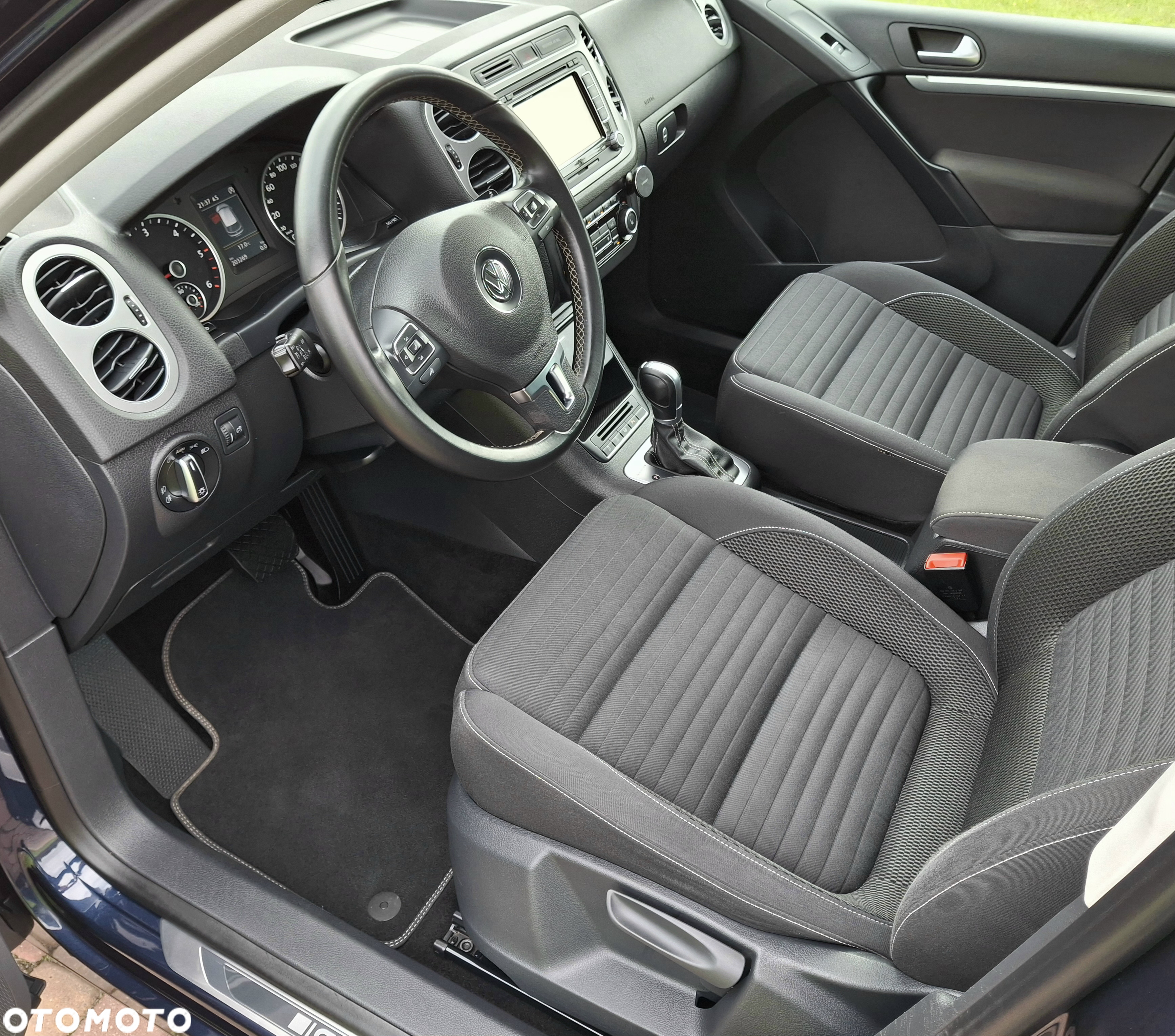 Volkswagen Tiguan 2.0 TDI DPF 4Motion BlueMotion Technology DSG Cup Track & Style - 20