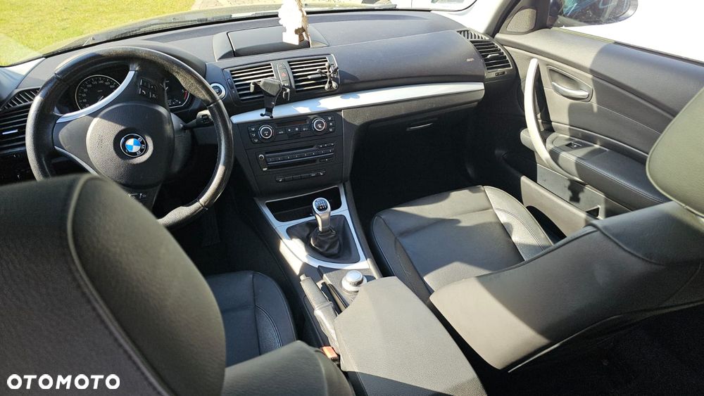 BMW Seria 1 120d DPF - 19