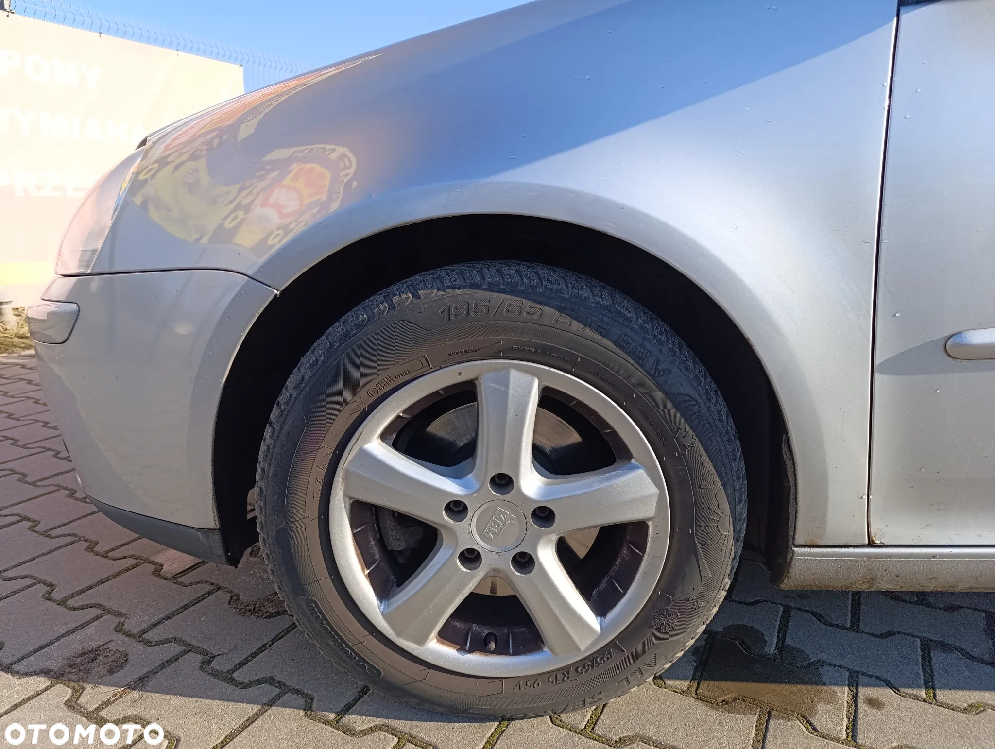 Volkswagen Golf - 10