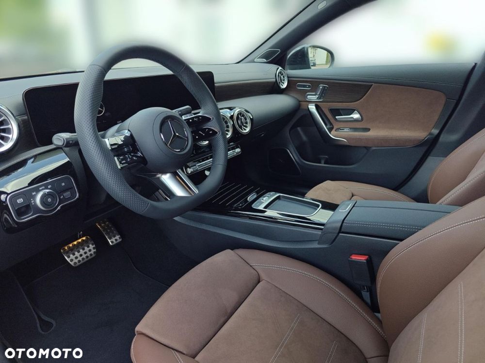 Mercedes-Benz CLA - 10