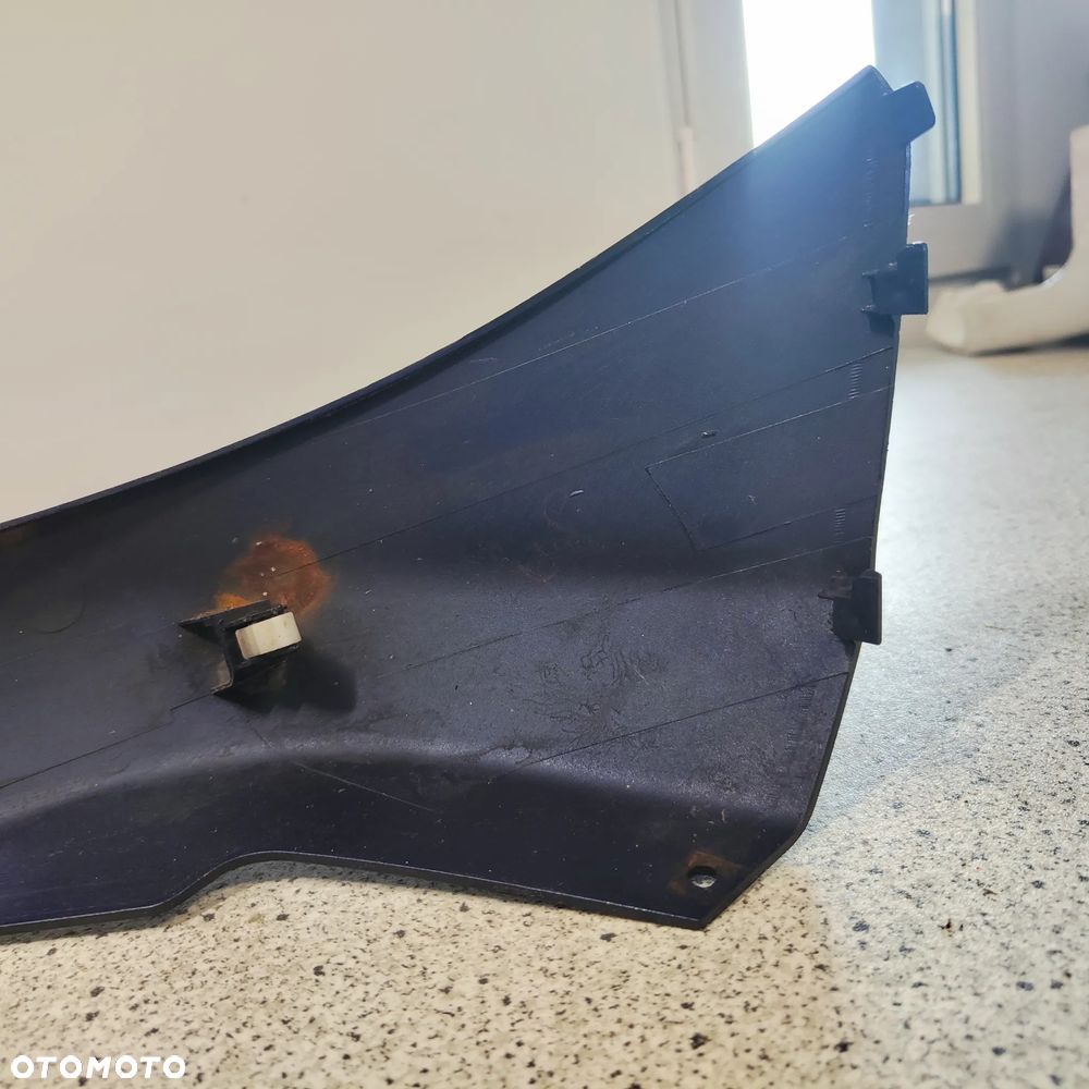 Owiewka, osłona, bok, boczek, zadupek, ogon, łącznik Suzuki Burgman 125 200 - 7