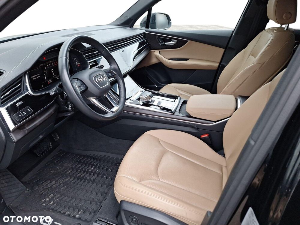 Audi Q7 - 11