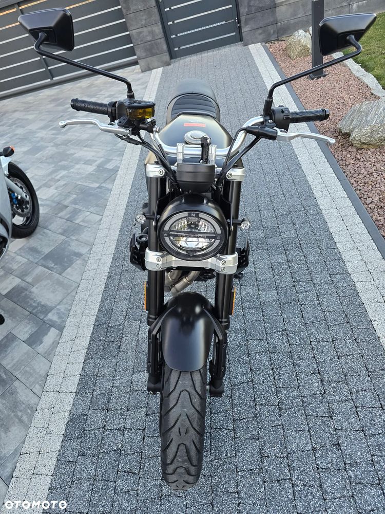 Brixton Crossfire - 7