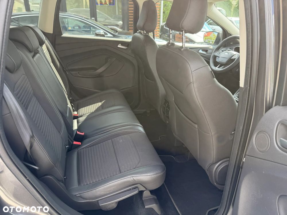 Ford Kuga 1.5 EcoBoost 2x4 Titanium - 26