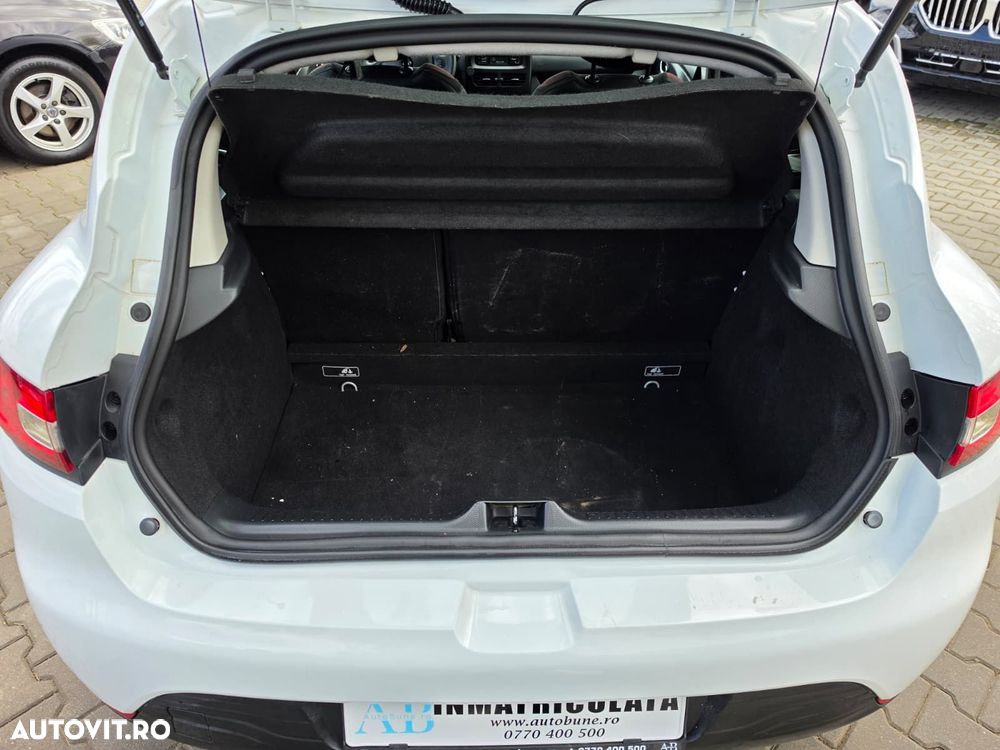 Renault Clio - 12