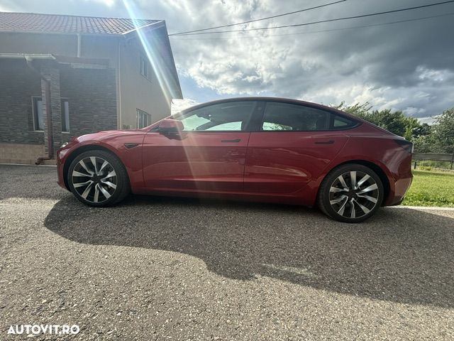 Tesla Model 3 - 1