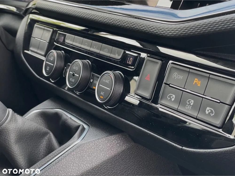 Volkswagen Caravelle - 13