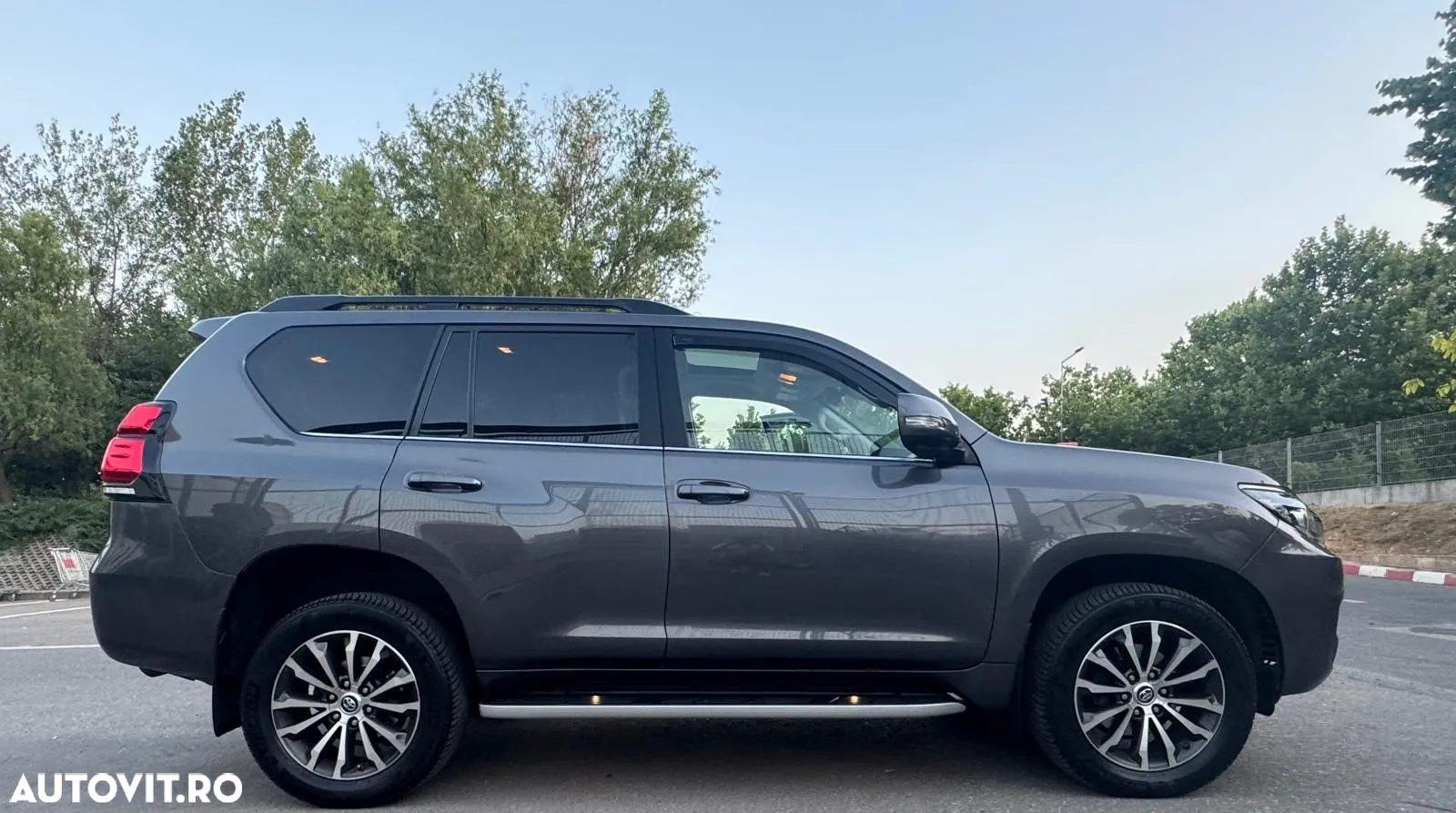Toyota Land Cruiser 2.8l D-4D 204 CP A/T Luxury Black Matte Edition - 4