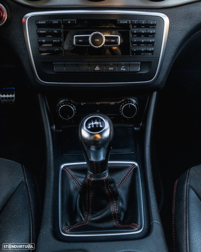 Mercedes-Benz CLA 200 CDI AMG Line - 17