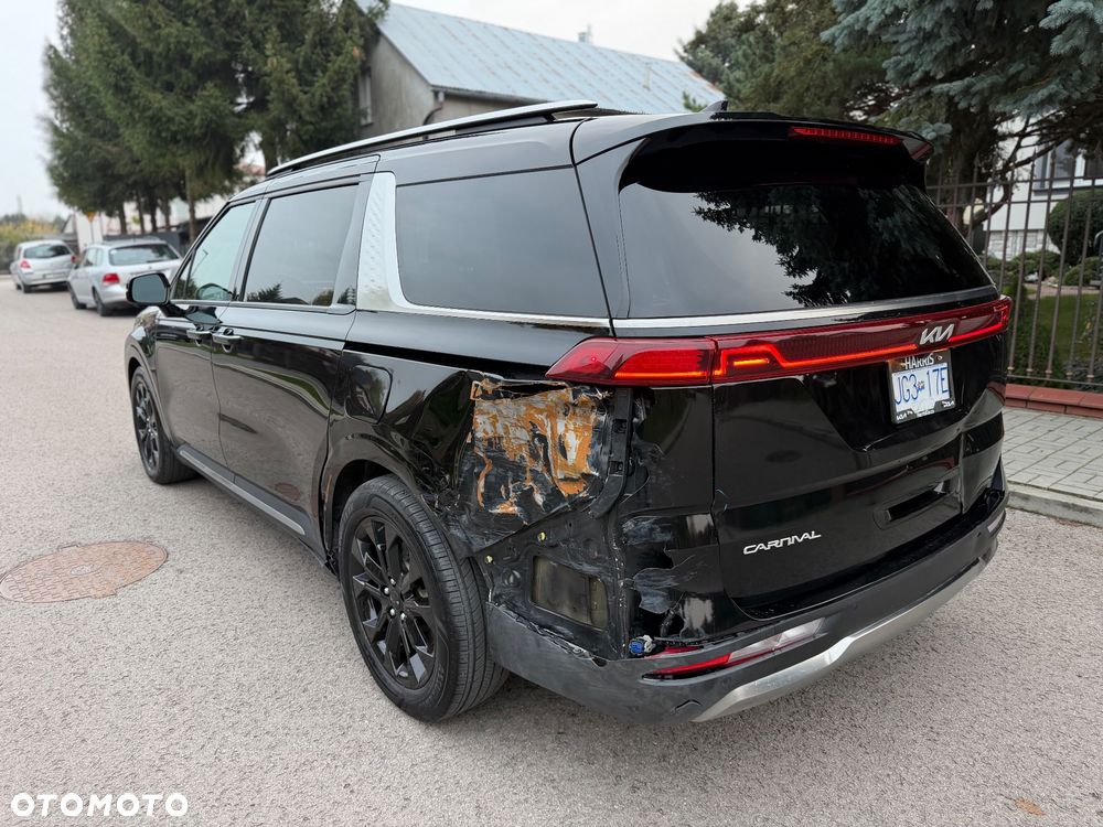 Kia Carnival - 9