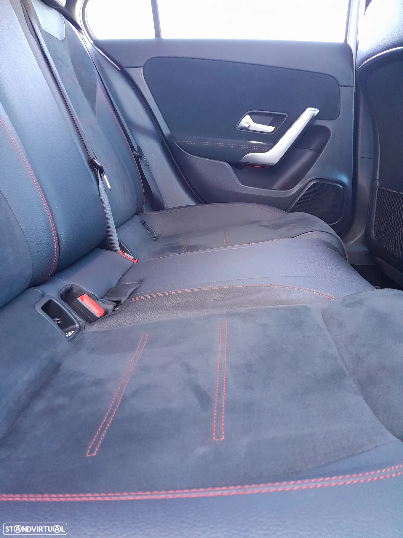 Mercedes-Benz A 250 Limousine e AMG Line - 31