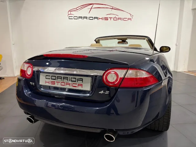 Jaguar XK 4.2 V8 Convertible - 36