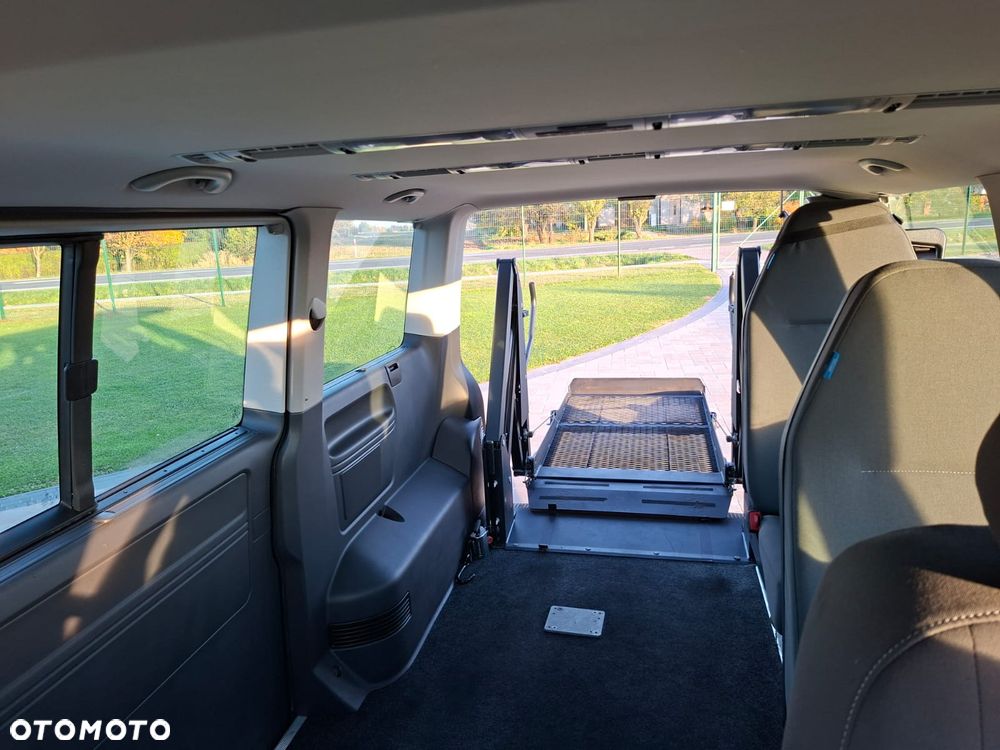 Volkswagen Caravelle - 8