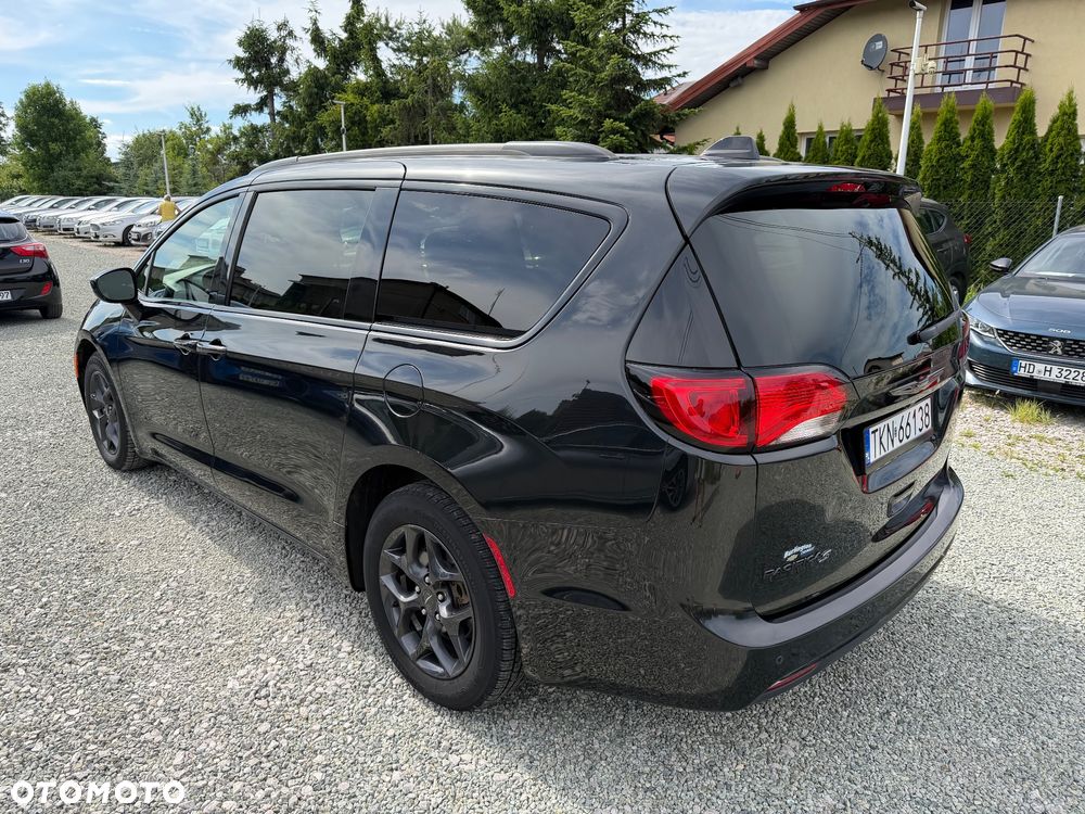 Chrysler Pacifica - 15