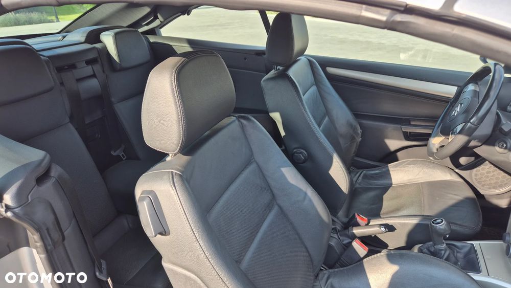 Opel Astra 2.0 T Cosmo - 8