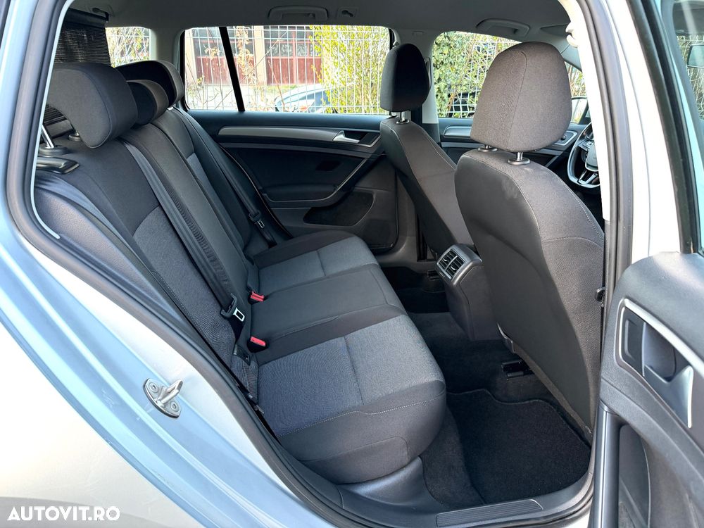 Volkswagen Golf 1.6 TDI BlueMotion Technology Comfortline - 11