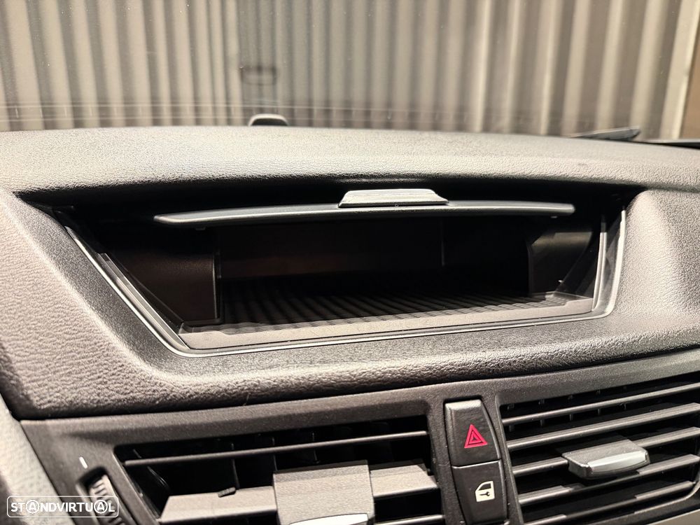 BMW X1 18 d sDrive Line Sport - 35