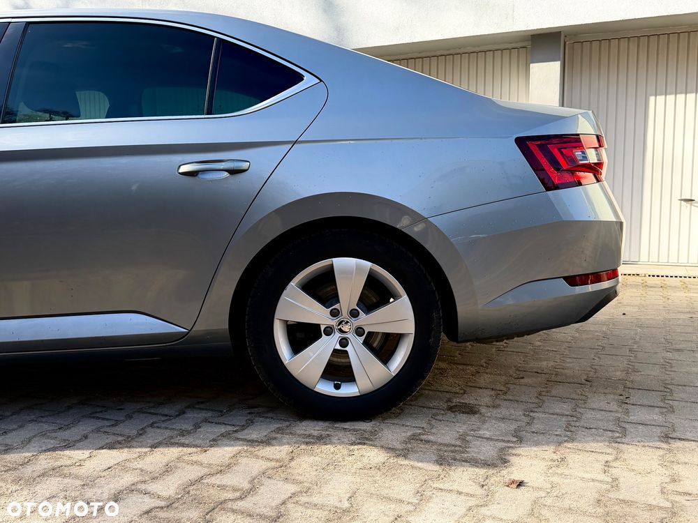 Skoda Superb 2.0 TDI L&K DSG - 6