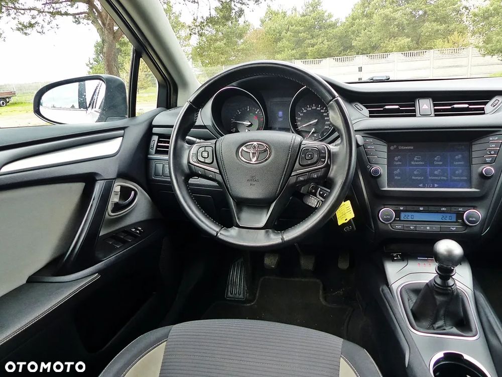 Toyota Avensis 2.0 D-4D Premium - 35