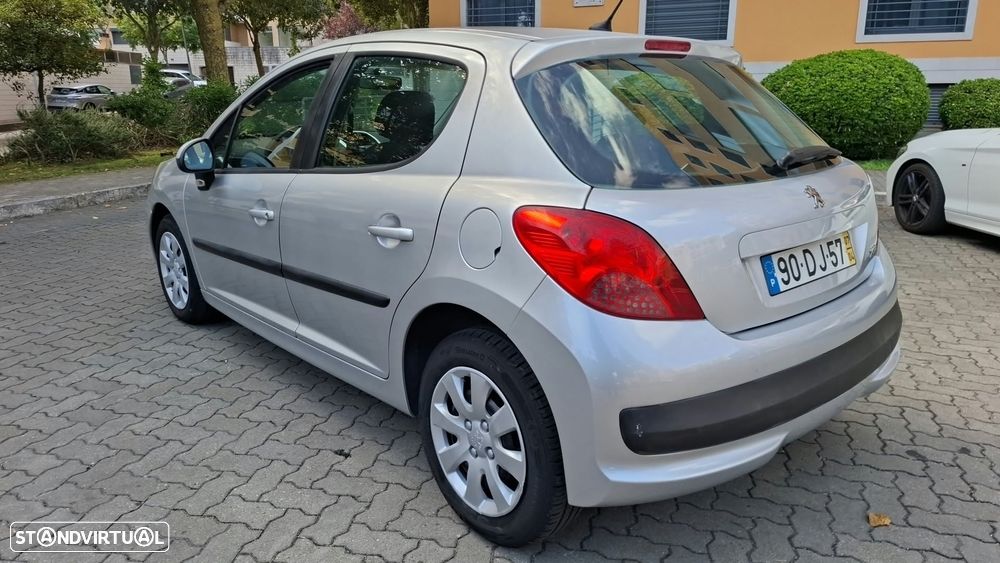 Peugeot 207 1.4 16V Trendy - 5