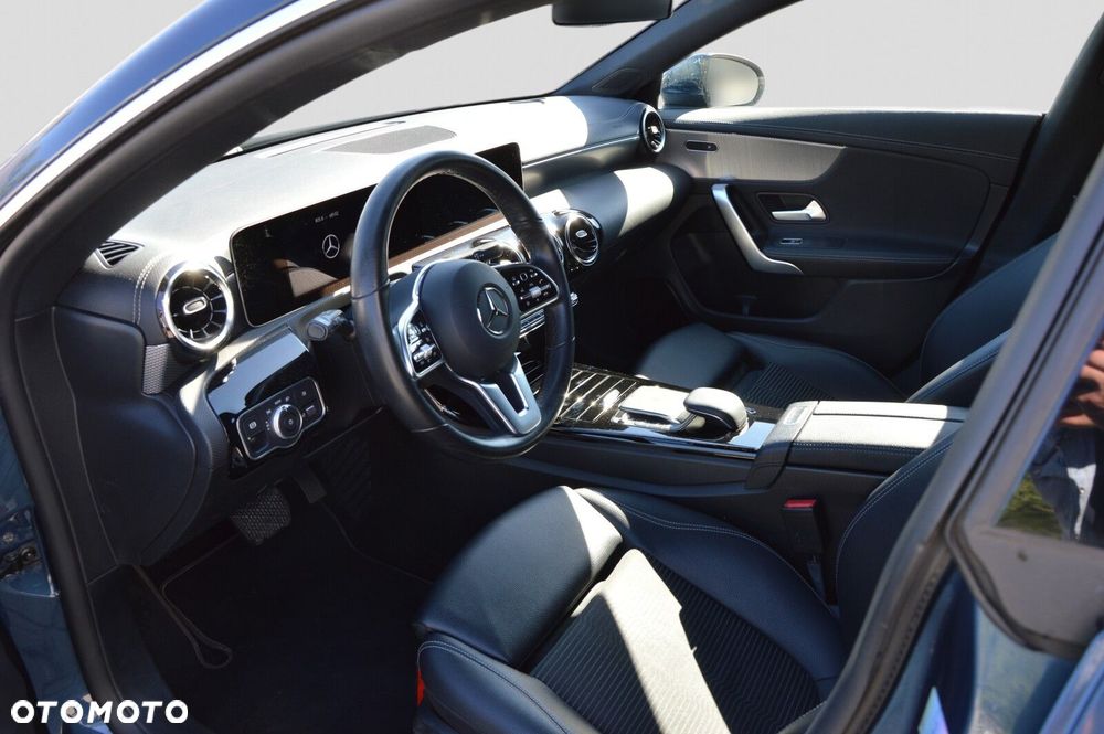 Mercedes-Benz CLA 180 Progressive 7G-DCT - 10