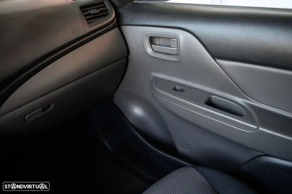 Mitsubishi L200 - 19