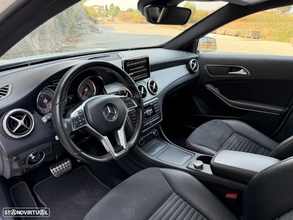 Mercedes-Benz GLA 180 d 7G-DCT AMG Line - 12