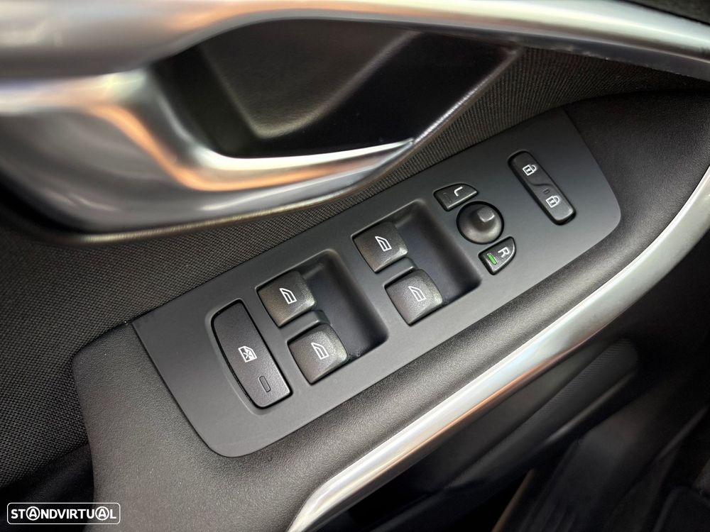 Volvo V40 2.0 D2 Momentum Eco - 10