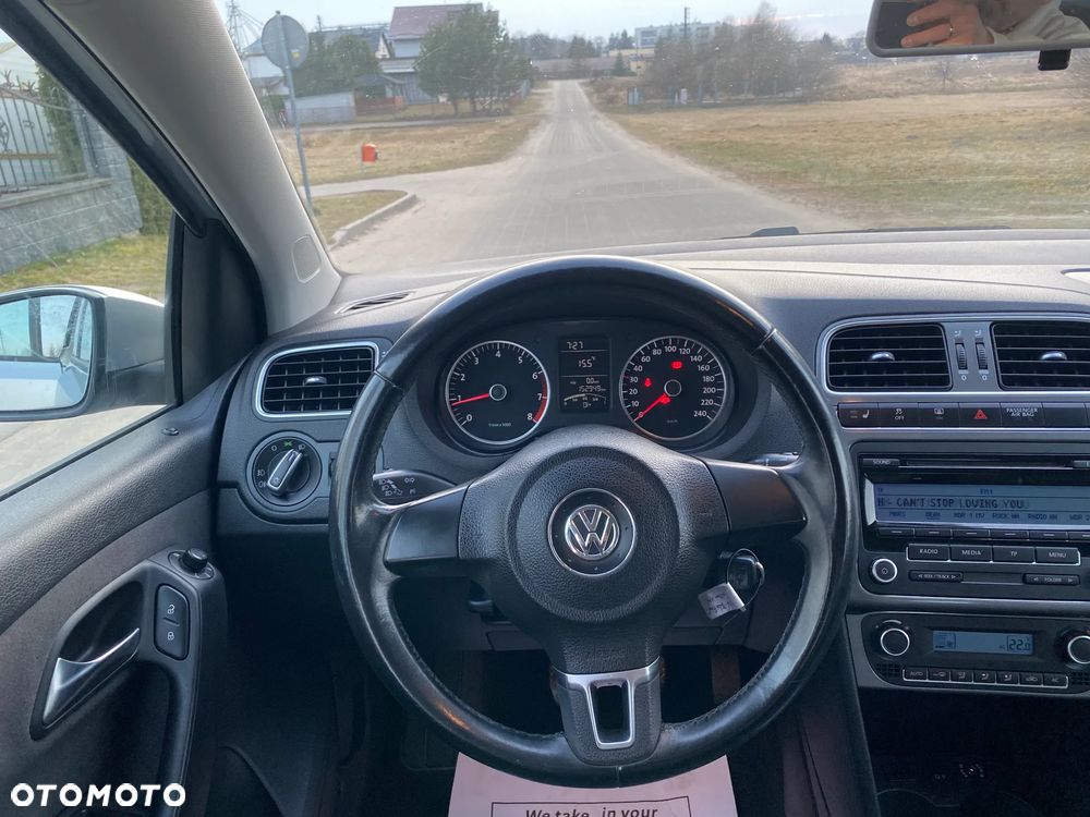 Volkswagen Polo 1.4 16V Highline - 16