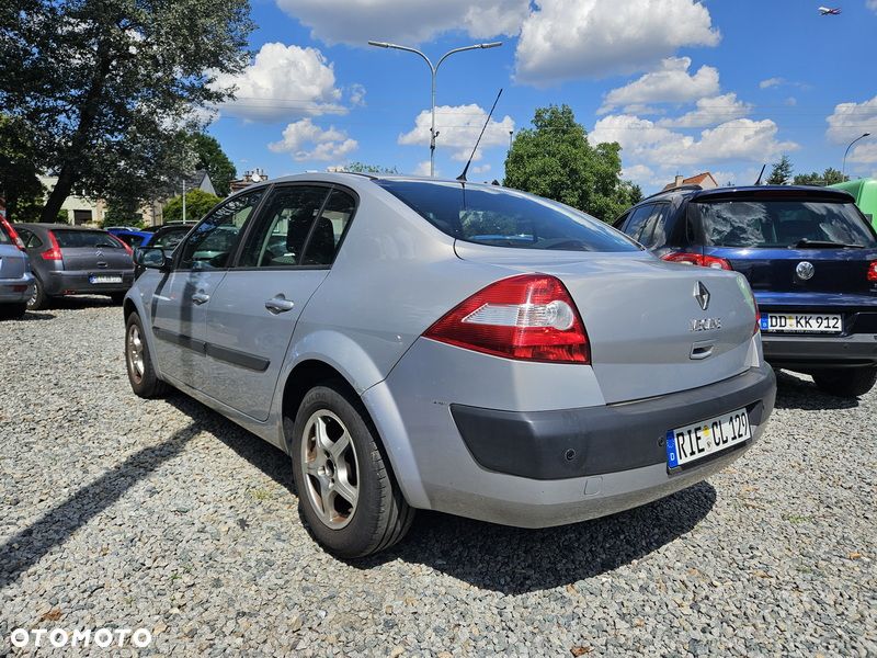 Renault Megane 1.6 16V Alize - 12