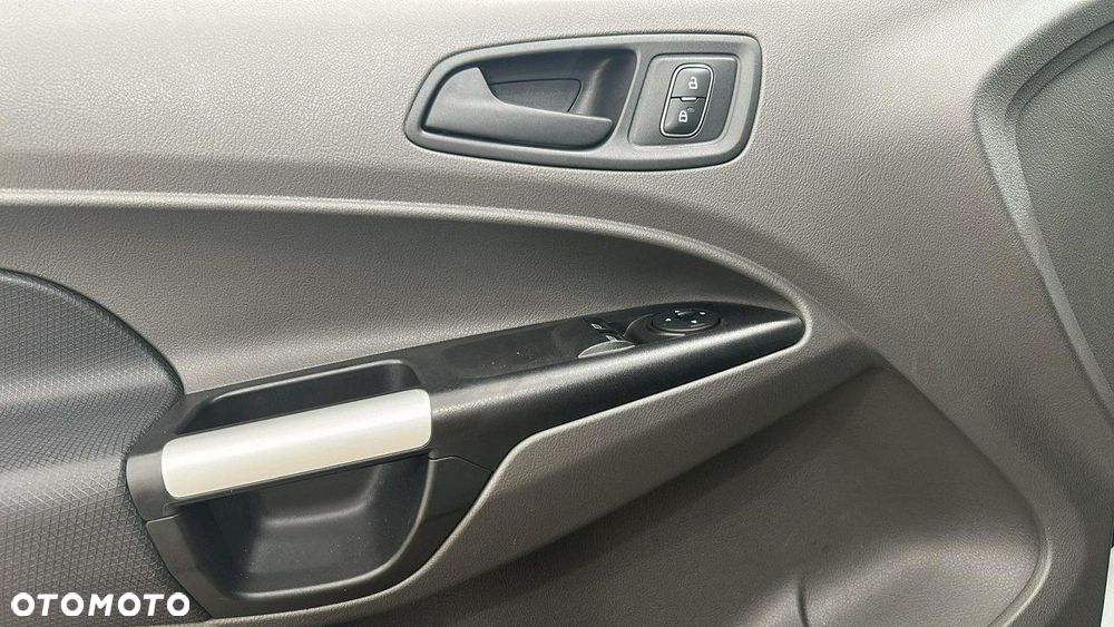 Ford Transit Connect - 13