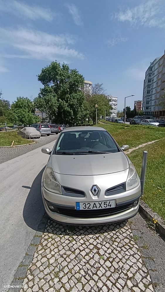 Renault Clio 1.2 16V Dynamique - 1