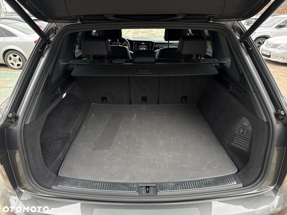 Volkswagen Touareg - 34
