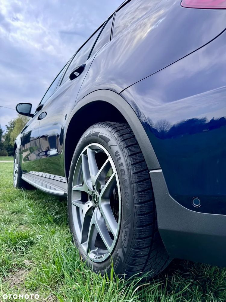 Mercedes-Benz GLC 250 4Matic 9G-TRONIC AMG Line - 12